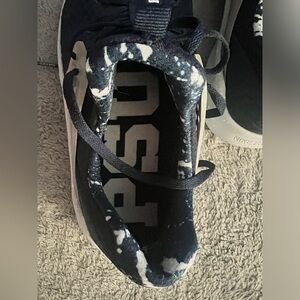 New, Nike Penn State sneakers. Size 8